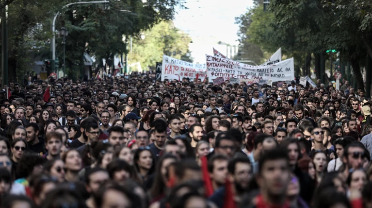 Επεισόδια στην πορεία φοιτητών - Τραυματίστηκαν 3 φωτορεπόρτερ