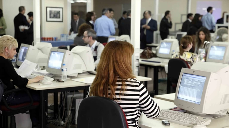 Τα πάνω κάτω σε μετατάξεις και άδειες των δημοσίων υπαλλήλων