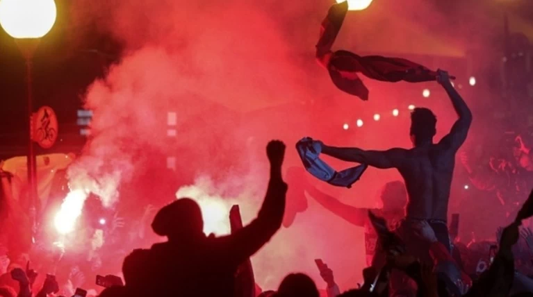 Ξέφρενα πανηγύρια στο Ριο παρά την καταρρακτώδη βροχή