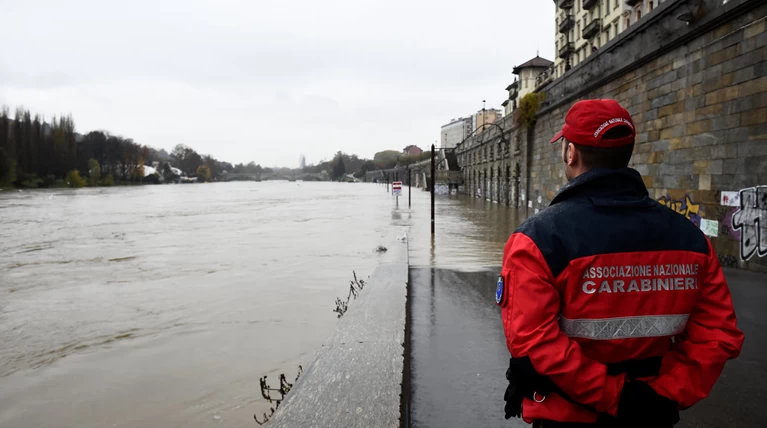 "Πνίγηκαν" από τις πλημμύρες Γαλλία και Ιταλία (φωτό)