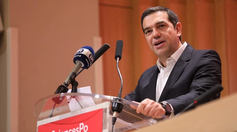 Τσίπρας από Παρίσι: Η ευθύνη για την κρίση σε ΔΝΤ & πολιτικούς