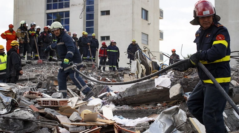 Νέος ισχυρός σεισμός πριν από λίγο στην Αλβανία