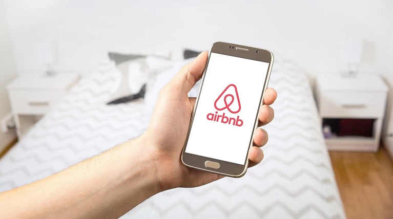 Δικαστικό μπλόκο σε Airbnb: Η απόφαση που αλλάζει τα δεδομένα