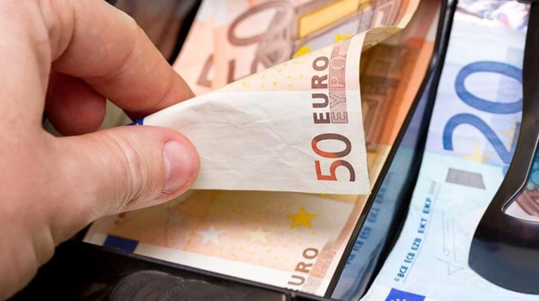 Κοινωνικό μέρισμα: Υπεγράφη η ΚΥΑ-Στόχος να καταβληθεί πριν τις γιορτές