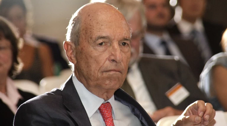 Ενόχληση Σημίτη με τον πρωτοσέλιδο τίτλο των «ΝΕΩΝ» στο άρθρο του