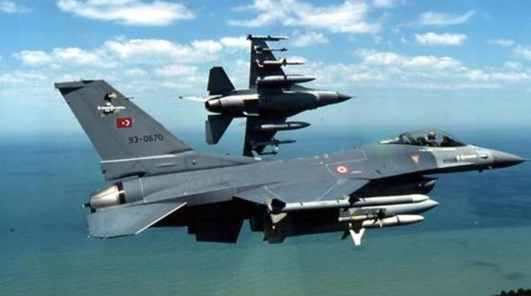 Μπαράζ τουρκικών προκλήσεων στο Αιγαίο & εικονικές αερομαχίες