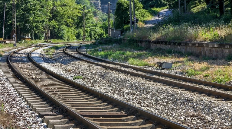 Μετωπική σύγκρουση τρένων στη Ρουμανία - 10 τραυματίες