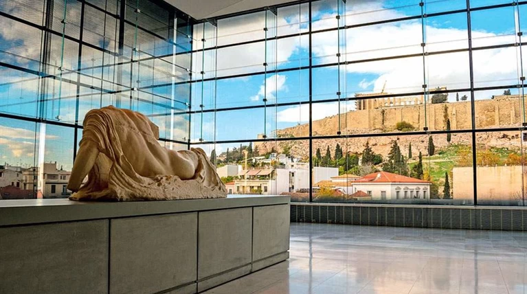 Οσοι μετά τα 50 πάνε θέατρο και μουσεία ζουν περισσότερο