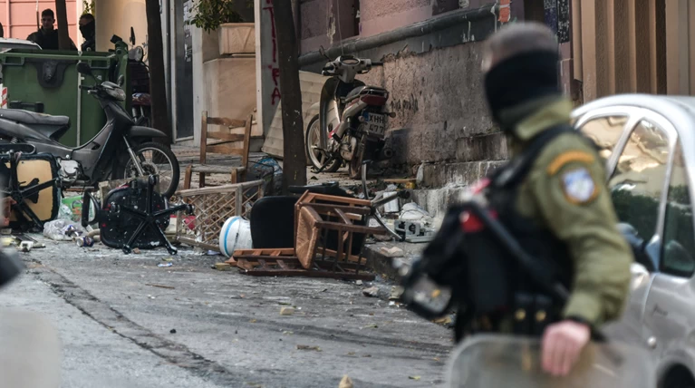 Με 6 ερωτήματα απάντησε στον Τσίπρα ο Πέτσας για το Κουκάκι