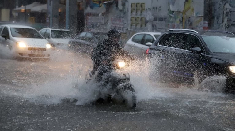 Εκτακτο δελτίο καιρού: Ερχονται καταιγίδες & θυελλώδεις άνεμοι