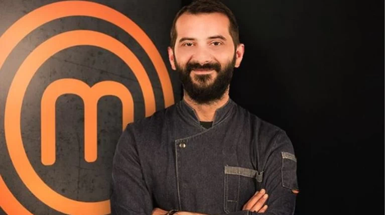 Ο Κουτσόπουλος «τρόλαρε» το GNTM 2 με ΠΑΣΟΚ και το κόμμα... τού απάντησε