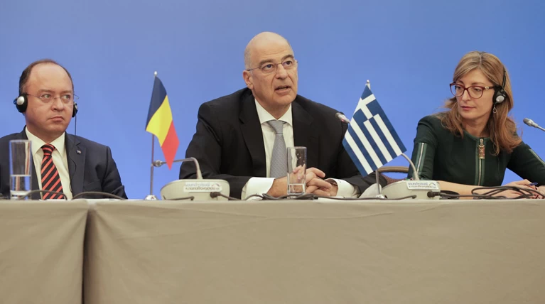Δένδιας: «Δεν εκχωρούμε κυριαρχικά μας δικαιώματα»