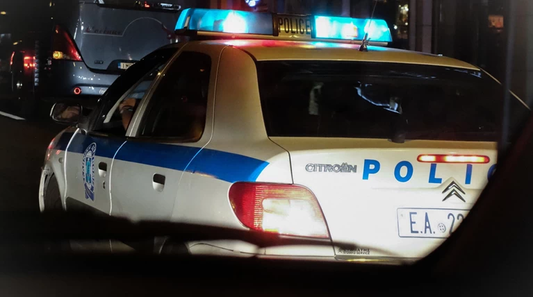 Μενίδι: Λήστεψαν με καλάσνικοφ πολυκατάστημα - Ανθρωποκυνηγητό