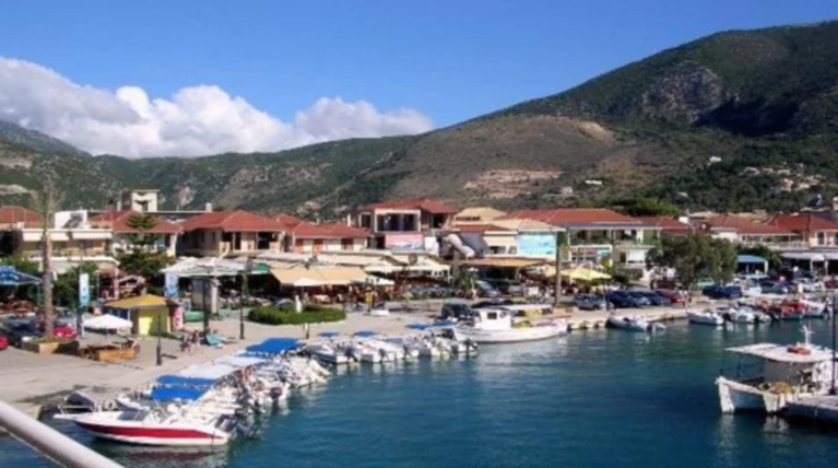 Λευκάδα: Στη θάλασσα έπεσε όχημα με δύο επιβαίνοντες