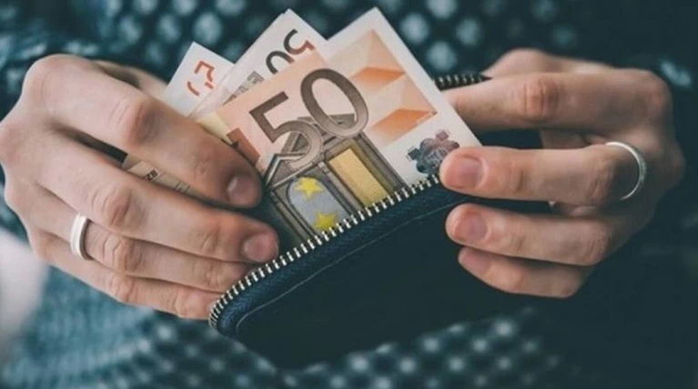 Κοινωνικό μέρισμα 2019: Πότε θα πληρωθούν τα 700 ευρώ
