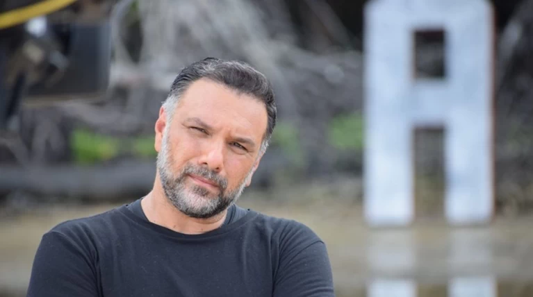 O Γρηγόρης Αρναούτογλου τώρα και ηθοποιός: Σε ποια ταινία θα παίξει