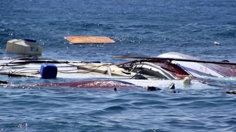 Άλλοι 11 νεκροί πρόσφυγες σε ναυάγιο κοντά στο Τσεσμέ
