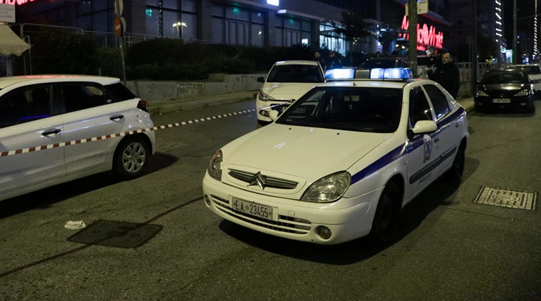 Φαρ ουέστ στο Χαϊδάρι: Πυροβολισμοί και σε όχημα με άστεγο