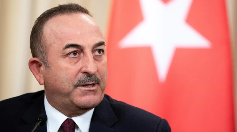 Νέα επίθεση Τσαβούσογλου σε Χάφταρ: Εμποδίζει την ειρήνη