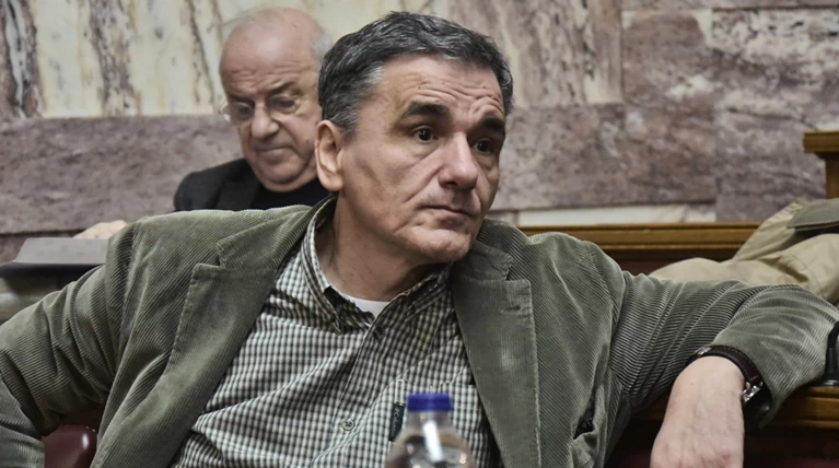 Alert στη Βουλή: «Μα που είναι ο Τσακαλώτος;»