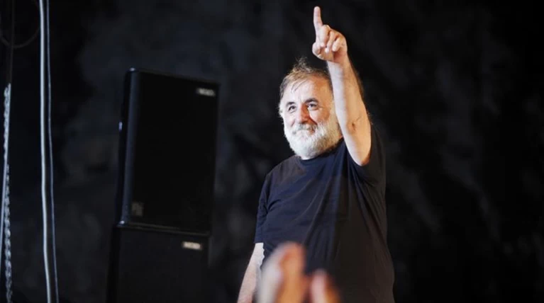Θάνος Μικρούτσικος: Η έκκληση της οικογένειας-'Για τον Θάνο και κάθε Θάνο'
