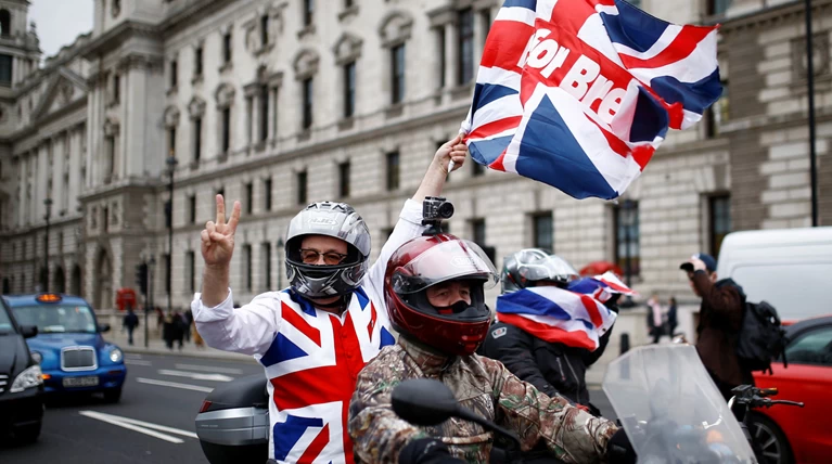 Politico: Το αόρατο Brexit - Γιατί κανείς δεν ασχολείται