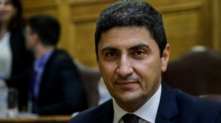 Ο Μητσοτάκης 'κόβει τη μπάλα' στον Αυγενάκη- Το κλειδιά σε FIFA- UEFA