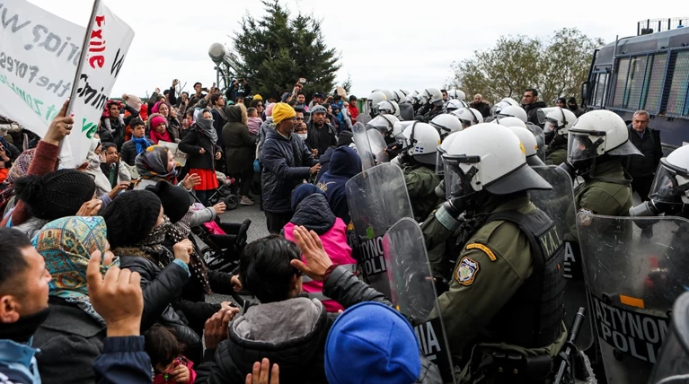 Βόμβα Μηταράκη για τα επεισόδια στη Μόρια: "Μπορεί να ήταν υποκινούμενα"...