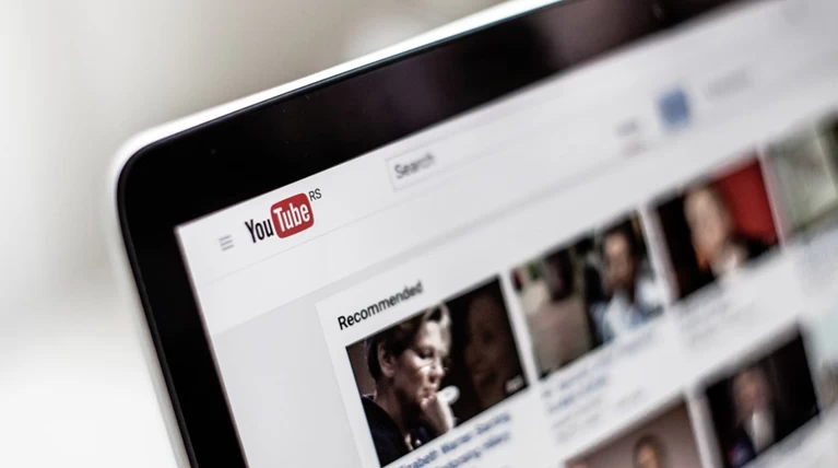 Το Youtube είναι χρυσωρυχείο, αλλά η μετοχή της Google πέφτει