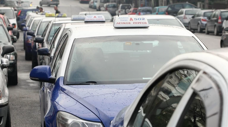 Θεσσαλονίκη: Σύλληψη οδηγού ταξί για άσεμνη πράξη σε πελάτισσα