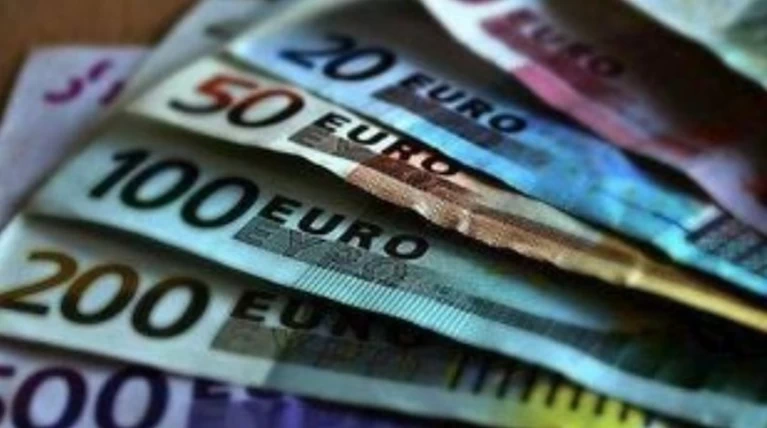 Στα 1.161 ευρώ ο μέσος μισθός τον Ιούλιο - Αυξήθηκε 4,61% μέσα σε ένα έτος