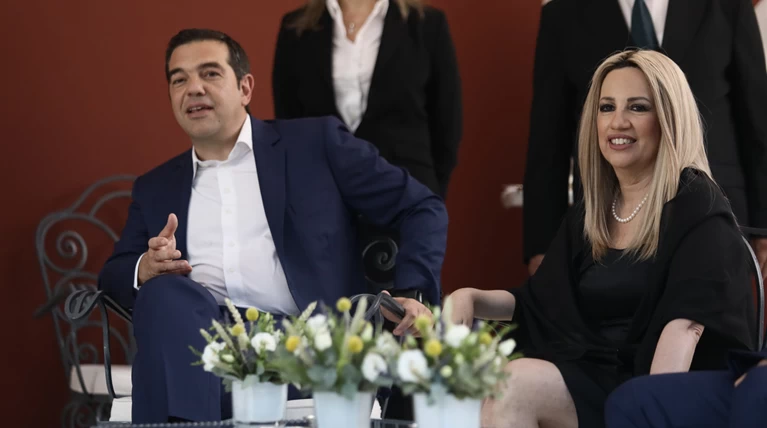 Ta Briskoyn Syriza Kinal Meta Ton Kafe Flampoyrarh Geitona Politikh Eidhseis