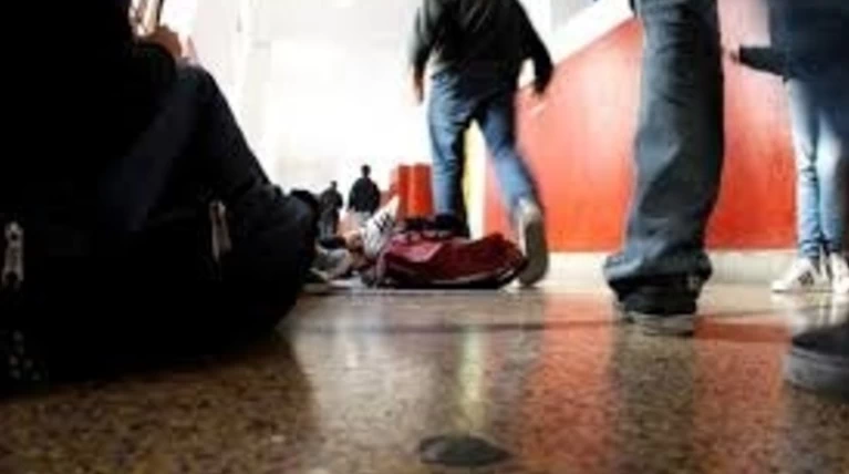 Απίστευτο: Τσακώθηκε με συμμαθητή του και του έσπασε τη γνάθο