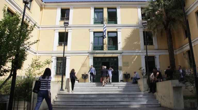 Κρατούμενος απέδρασε από την Ευελπίδων