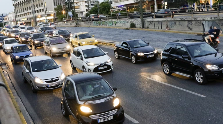 Κυκλοφοριακό χάος στην Κατεχάκη, έσπασε αγωγός