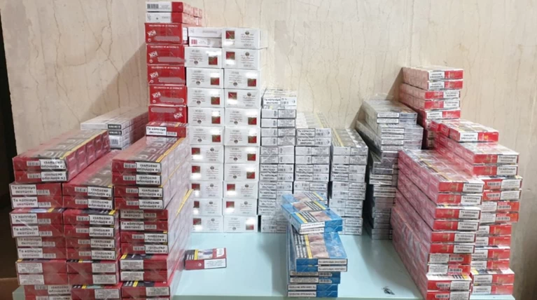 Περιπτεράς πουλούσε λαθραίο καπνό στα Τρίκαλα