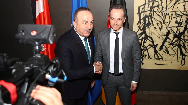 Ο Τσαβούσογλου μιλά για τα ανοιχτά μέτωπα της Άγκυρας σε Συρία και Λιβύη