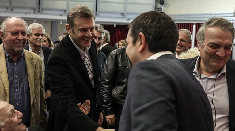 Υμνοι Γκλέτσου: Τσίπρας über alles, ηγέτης μακράς πνοής