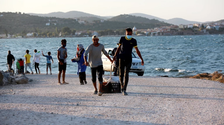 πρόσφυγες Λέσβος Βαλίτσα