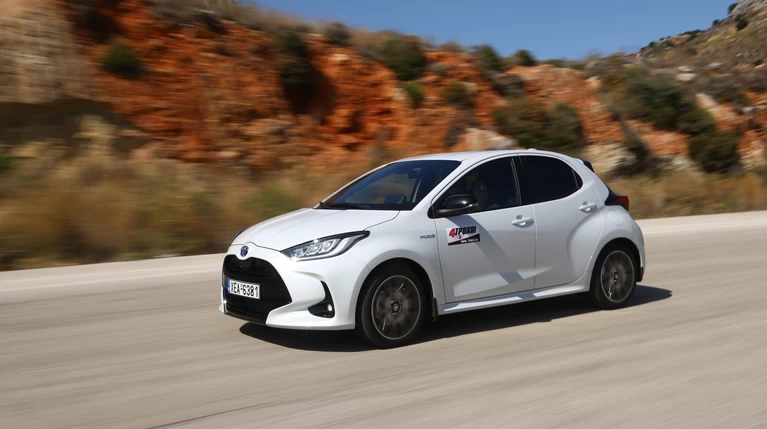 TOYOTA YARIS 1.5hybrid