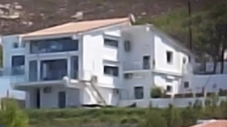 Εξώδικο στον Πάνο Καμμένο για τη βίλα στην Ικαρία