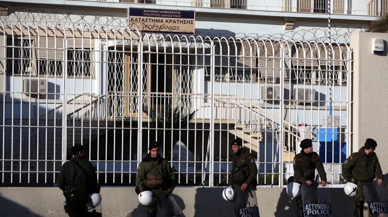 Οι κρατούμενοι που δεν γύρισαν από την άδεια