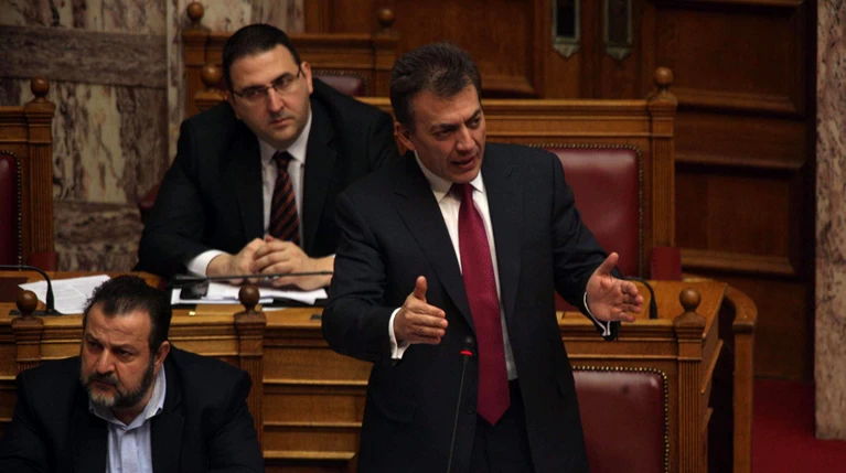 Διαψεύδει ο Βρούτσης τη μείωση συντάξεων