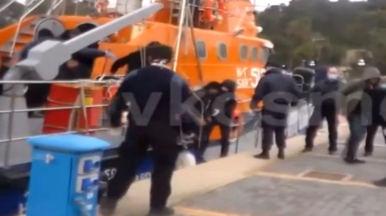 Ανασύρουν πτώματα στο Φαρμακονήσι