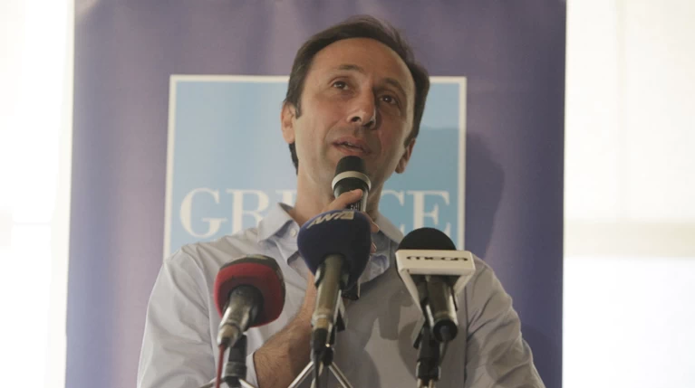 Ο Ρένος Χαραλαμπίδης κατεβαίνει υποψήφιος με τον Άρη Σπηλιωτόπουλο