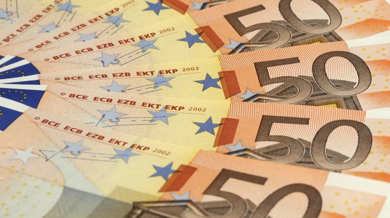 Πλεόνασμα 1,2 δισ. λόγω... ύφεσης