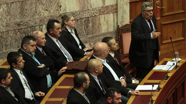 Στην Βουλή η δικογραφία για τους εννέα χρυσαυγίτες βουλευτές.