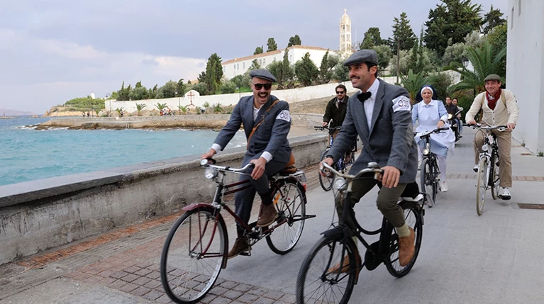 Στο πρώτο Tweed Run των Σπετσών!