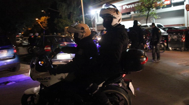 Καταδίωξη ληστών με πυροβολισμούς στο Μοσχάτο