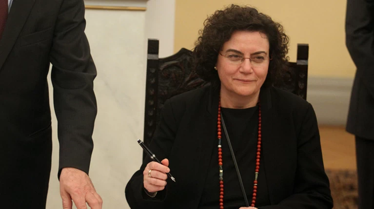 Νάντια Βαλαβάνη: Από τον Μπρέχτ στο Λογιστήριο του Κράτους